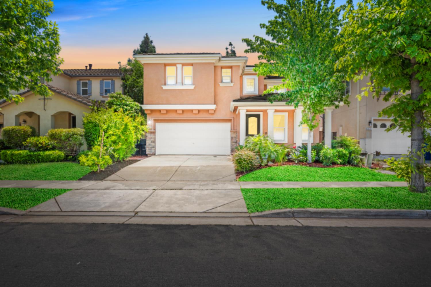 Detail Gallery Image 1 of 38 For 3034 Trap Rock Way, Sacramento,  CA 95835 - 3 Beds | 2/1 Baths