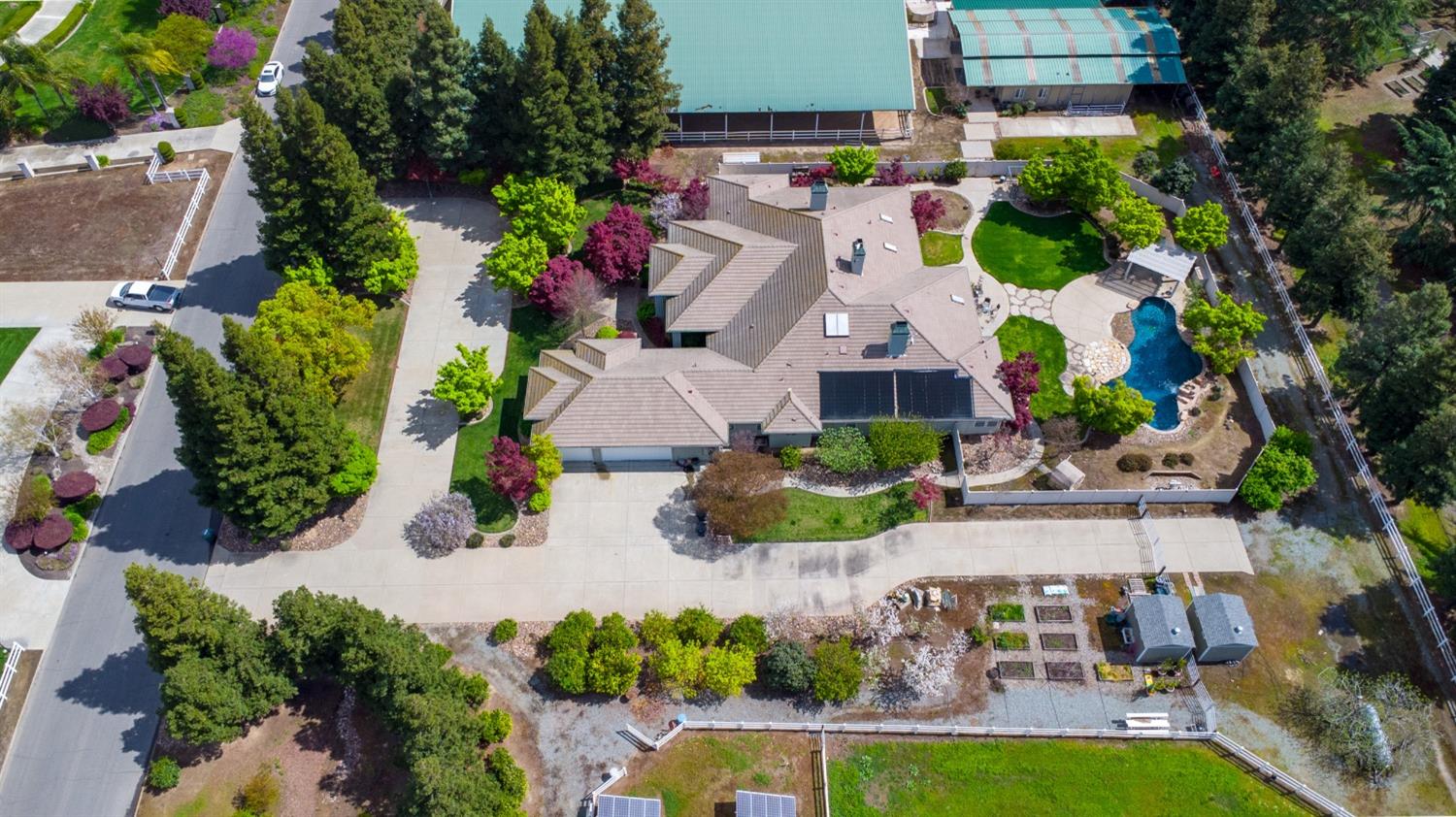 Detail Gallery Image 70 of 77 For 5000 Peach Blossom Ln, Oakdale,  CA 95361 - 5 Beds | 3/1 Baths