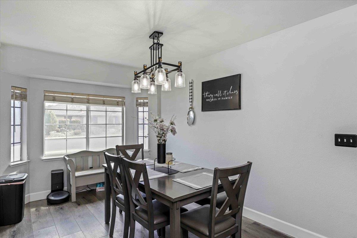 Detail Gallery Image 12 of 38 For 48 Obsidian Dr, Oakdale,  CA 95361 - 3 Beds | 2 Baths