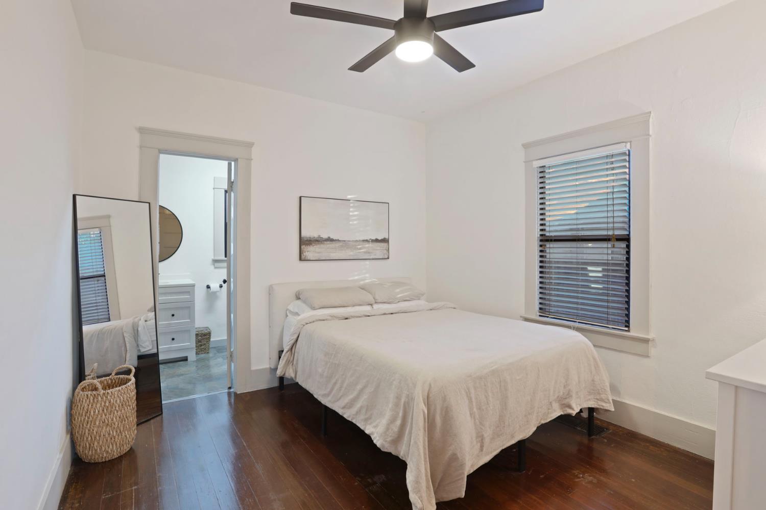 Detail Gallery Image 14 of 30 For 526 Mitchell Ave, Turlock,  CA 95380 - 4 Beds | 1 Baths