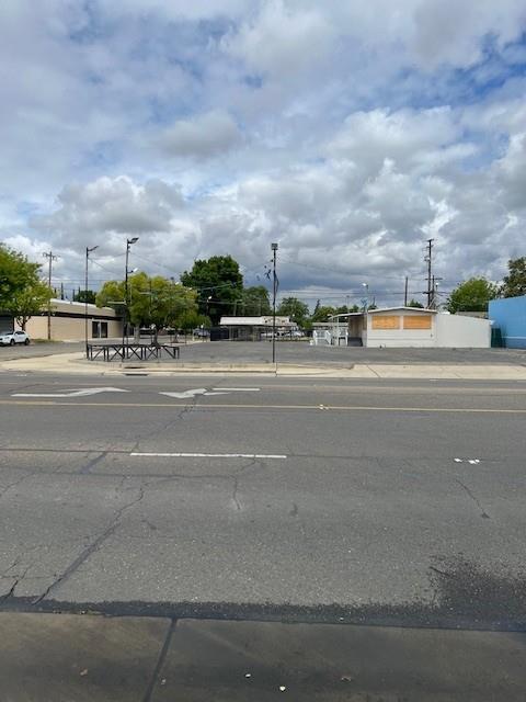Detail Gallery Image 1 of 4 For 61 W 16th St, Merced,  CA 95340 - – Beds | – Baths