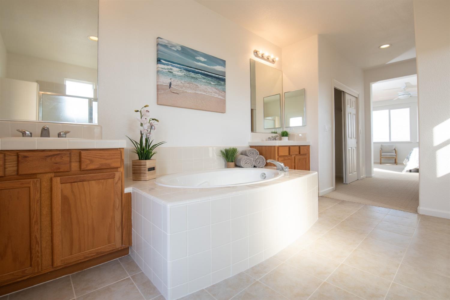 Detail Gallery Image 36 of 59 For 3012 Edgeview Dr, Modesto,  CA 95355 - 5 Beds | 3/1 Baths
