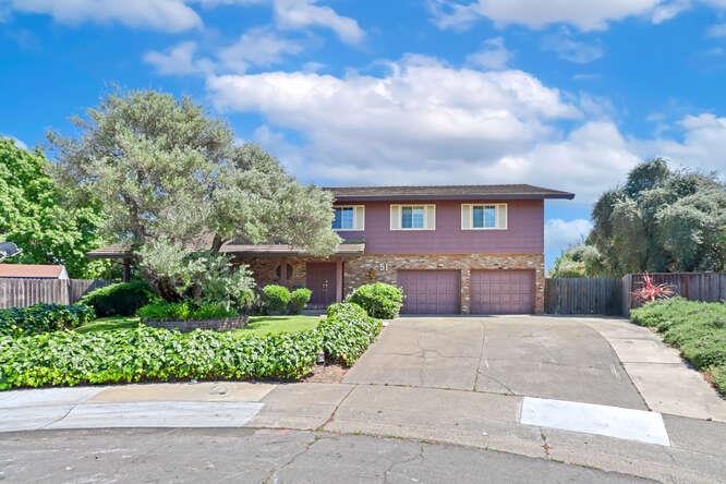 Detail Gallery Image 1 of 49 For 51 Tristan Cir, Sacramento,  CA 95823 - 5 Beds | 2/1 Baths