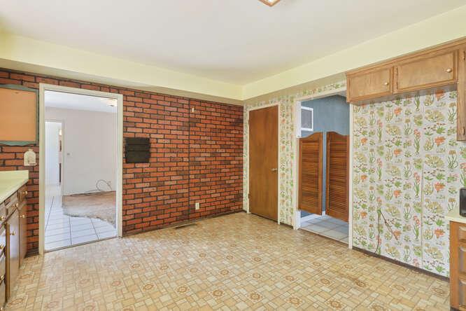 Detail Gallery Image 16 of 49 For 51 Tristan Cir, Sacramento,  CA 95823 - 5 Beds | 2/1 Baths