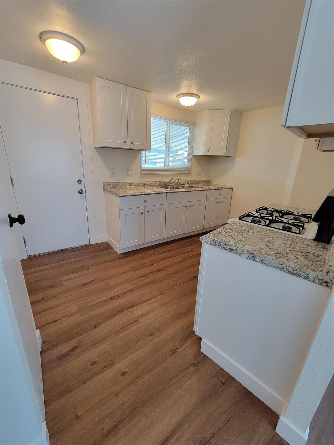 Detail Gallery Image 5 of 9 For 801 Schipper St 66, Bakersfield,  CA 93203 - 2 Beds | 2 Baths