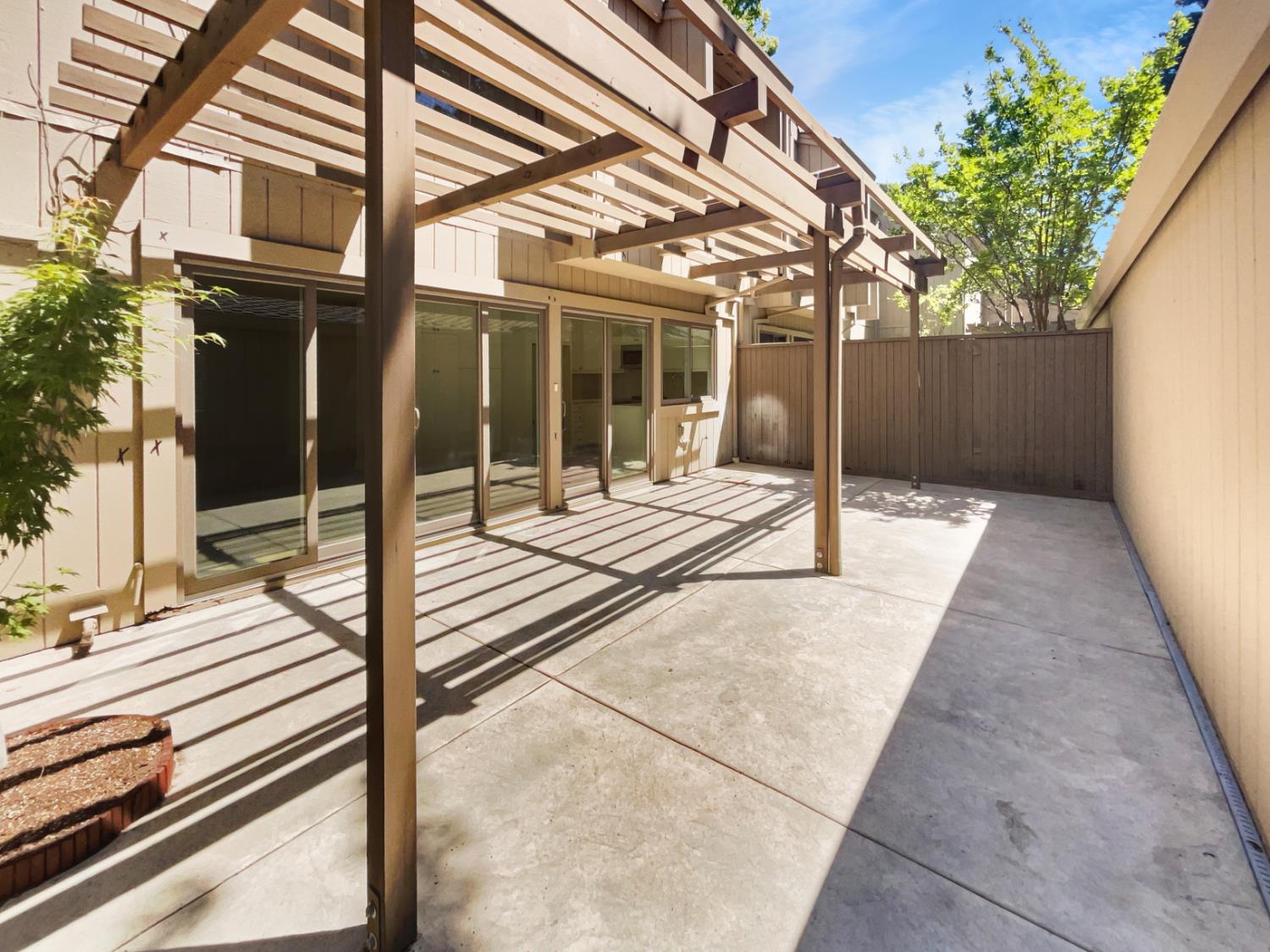 Photo #8: 225062142 Listing: Photo #8