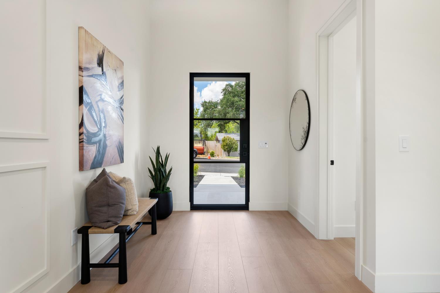 Detail Gallery Image 4 of 59 For 407 East St, Roseville,  CA 95678 - 4 Beds | 4 Baths