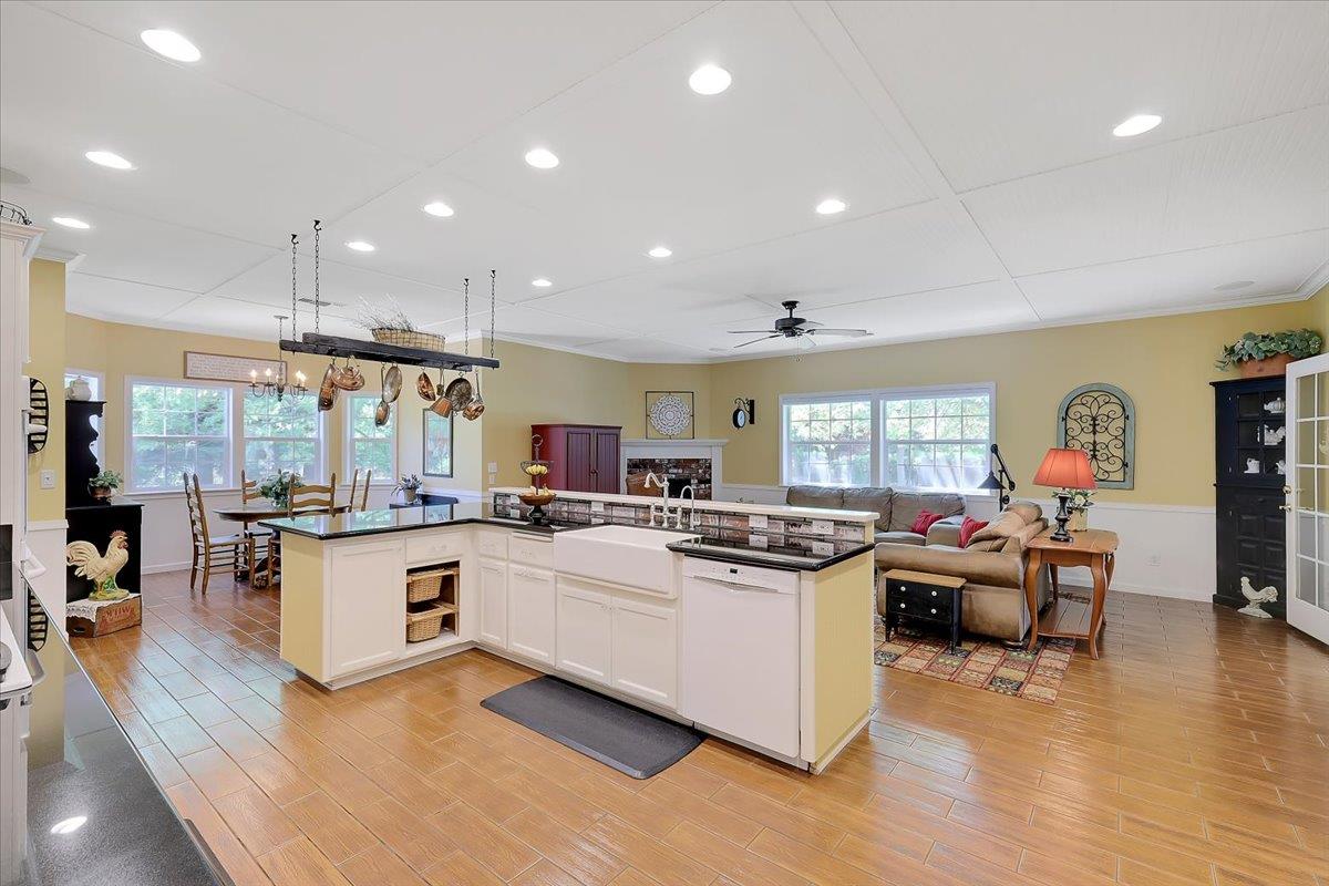 Detail Gallery Image 38 of 84 For 685 Saddleback Dr, Marysville,  CA 95901 - 3 Beds | 2/2 Baths