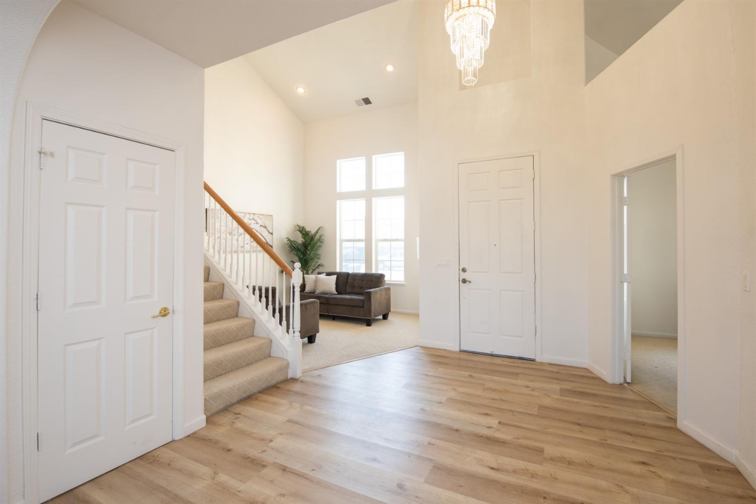 Detail Gallery Image 19 of 59 For 3012 Edgeview Dr, Modesto,  CA 95355 - 5 Beds | 3/1 Baths
