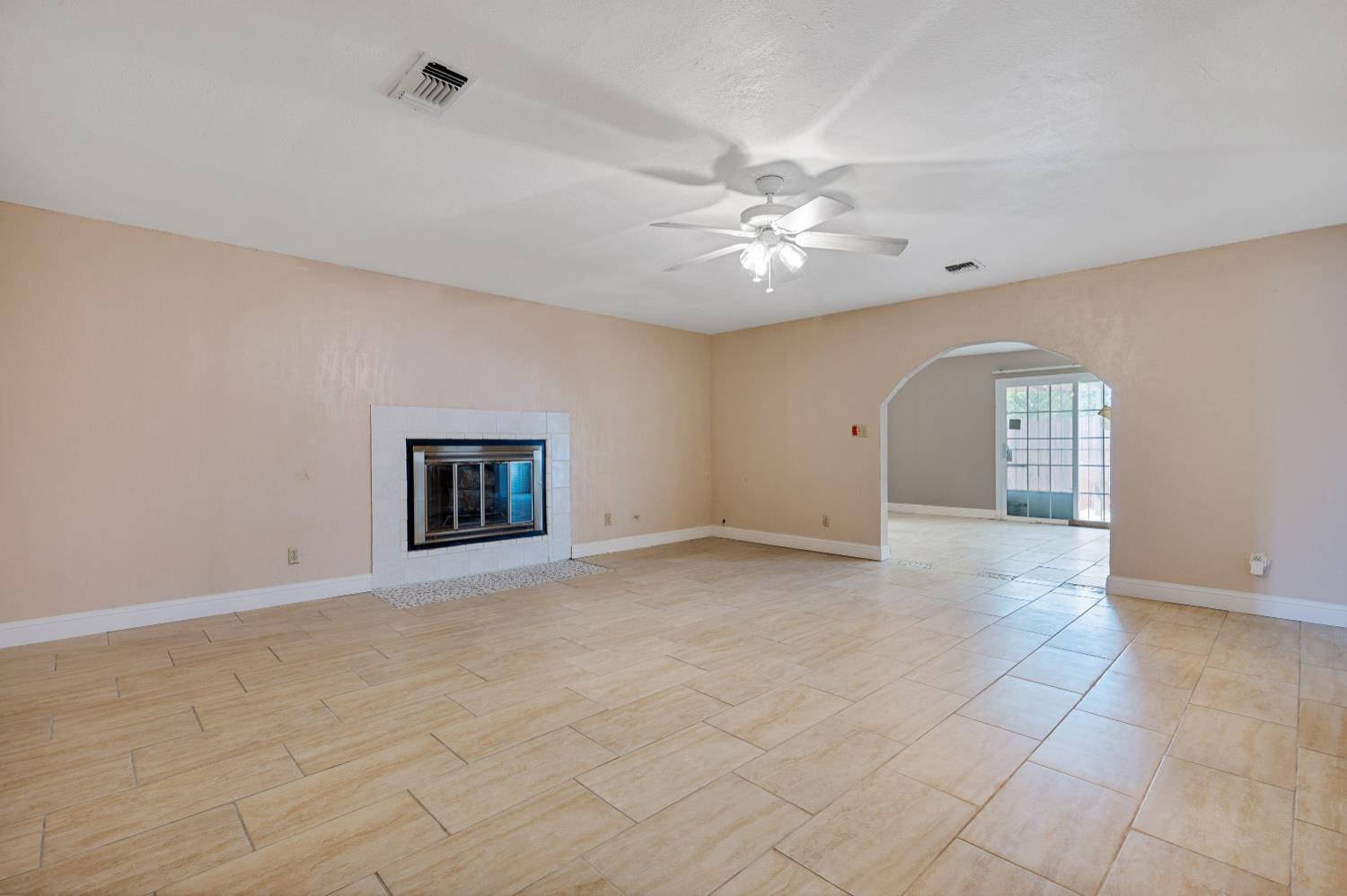 Detail Gallery Image 33 of 44 For 1761 Sikh Temple St, Stockton,  CA 95206 - 4 Beds | 2 Baths