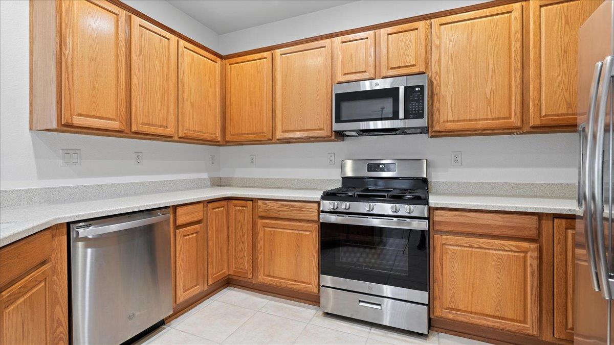 Detail Gallery Image 13 of 48 For 120 Pelican Bay Cir, Sacramento,  CA 95835 - 2 Beds | 2 Baths