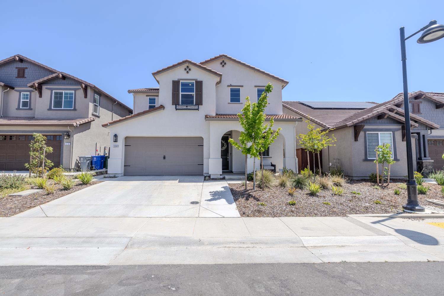 Discovery Drive, Folsom, California image 3