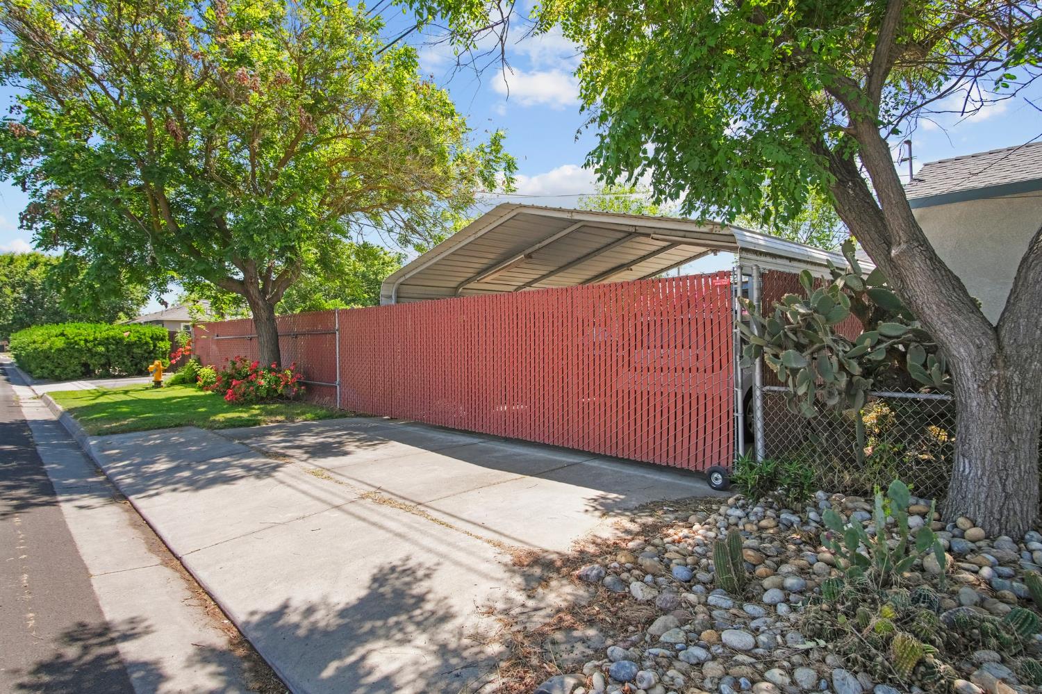 Detail Gallery Image 5 of 33 For 226 Rosina Ave, Modesto,  CA 95354 - 3 Beds | 2 Baths