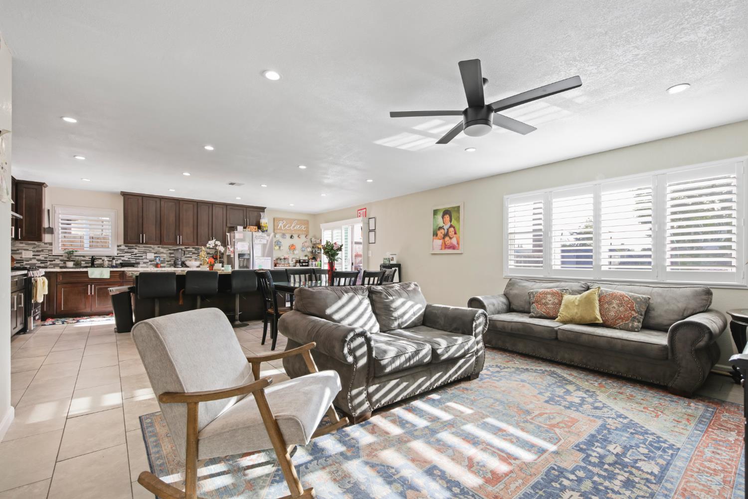 Detail Gallery Image 11 of 37 For 673 Locust Ave, Manteca,  CA 95337 - 3 Beds | 2 Baths