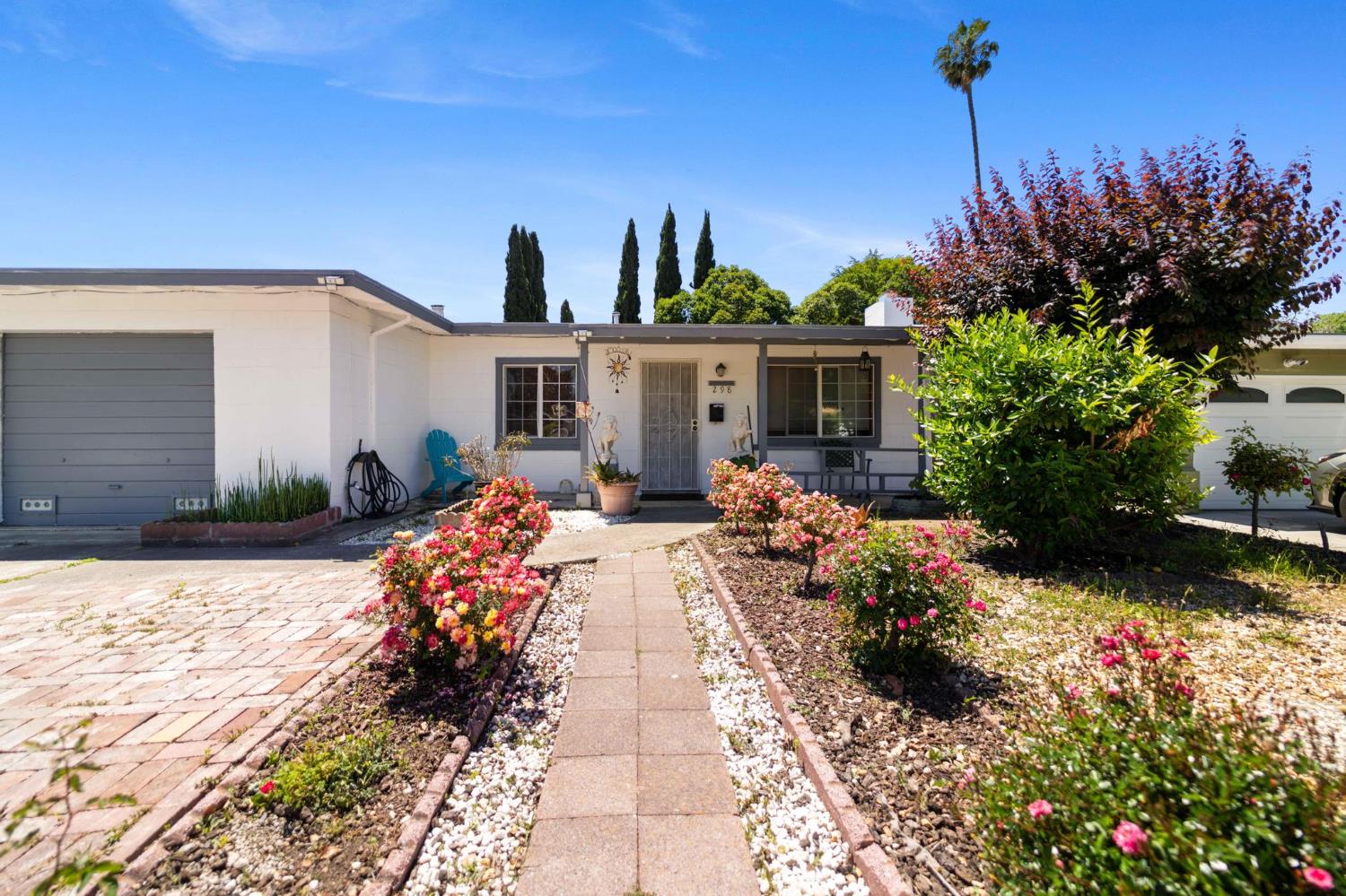 Detail Gallery Image 2 of 15 For 298 W Duane Ave, Sunnyvale,  CA 94085 - 2 Beds | 1 Baths