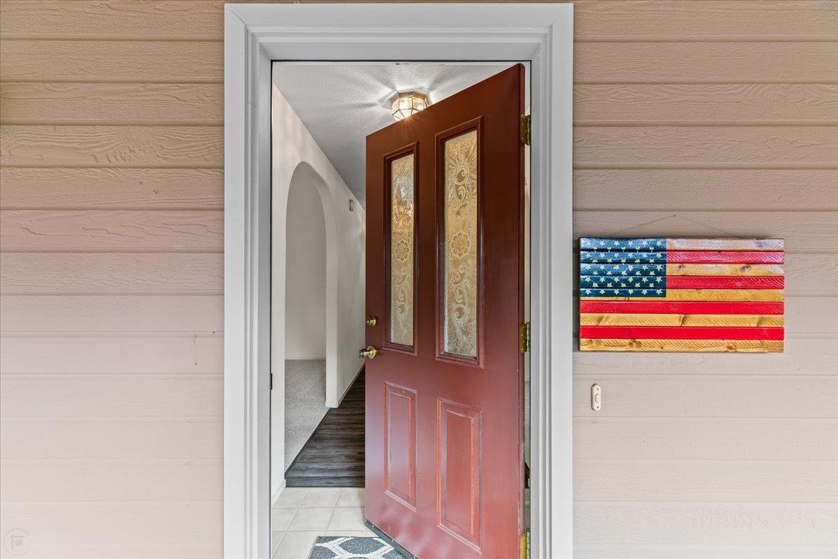 Awahanee Road, Sonora, California image 11