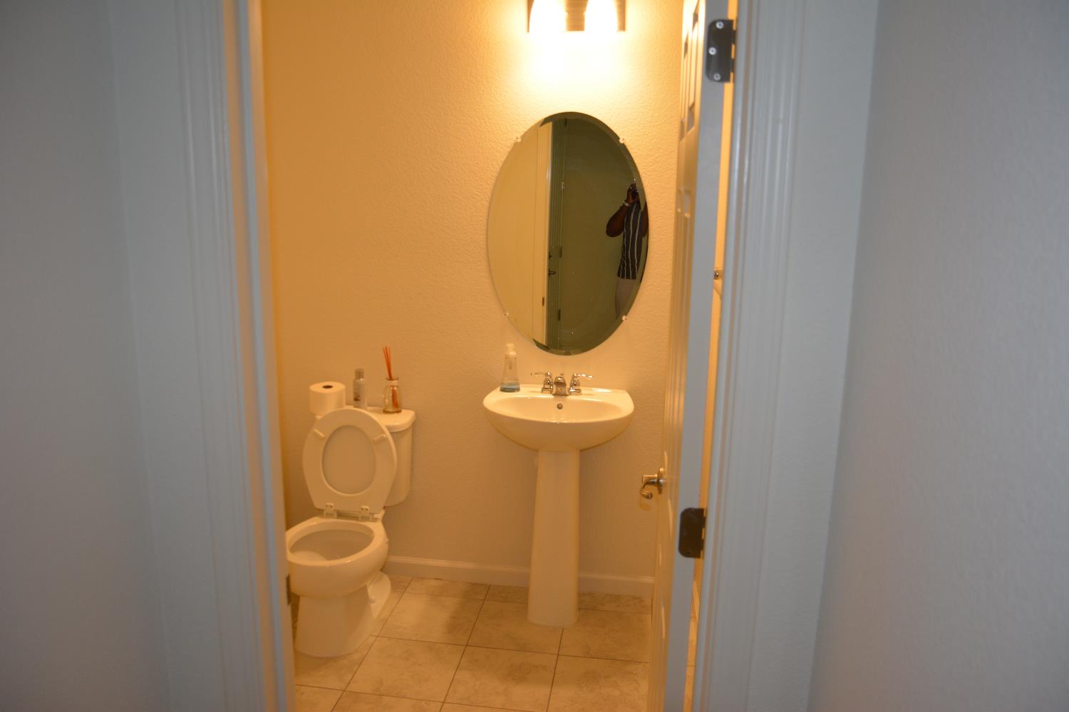 Detail Gallery Image 2 of 22 For 10728 Padua Way, Stockton,  CA 95209 - 3 Beds | 2/1 Baths