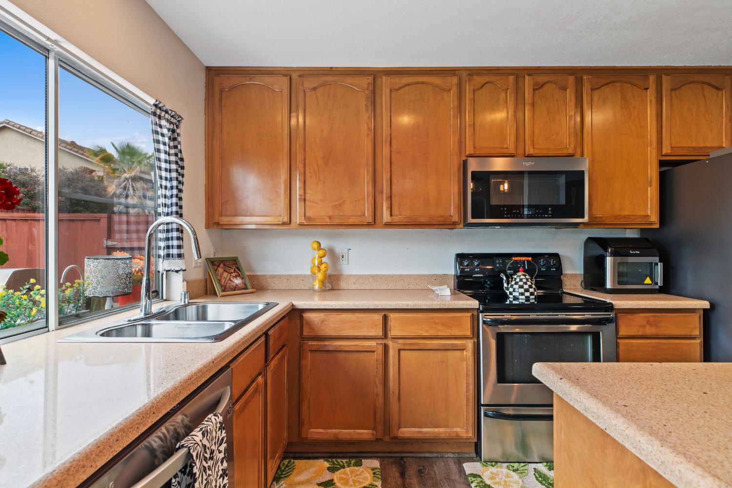 Detail Gallery Image 12 of 39 For 34 James Ct, Tracy,  CA 95376 - 3 Beds | 3 Baths