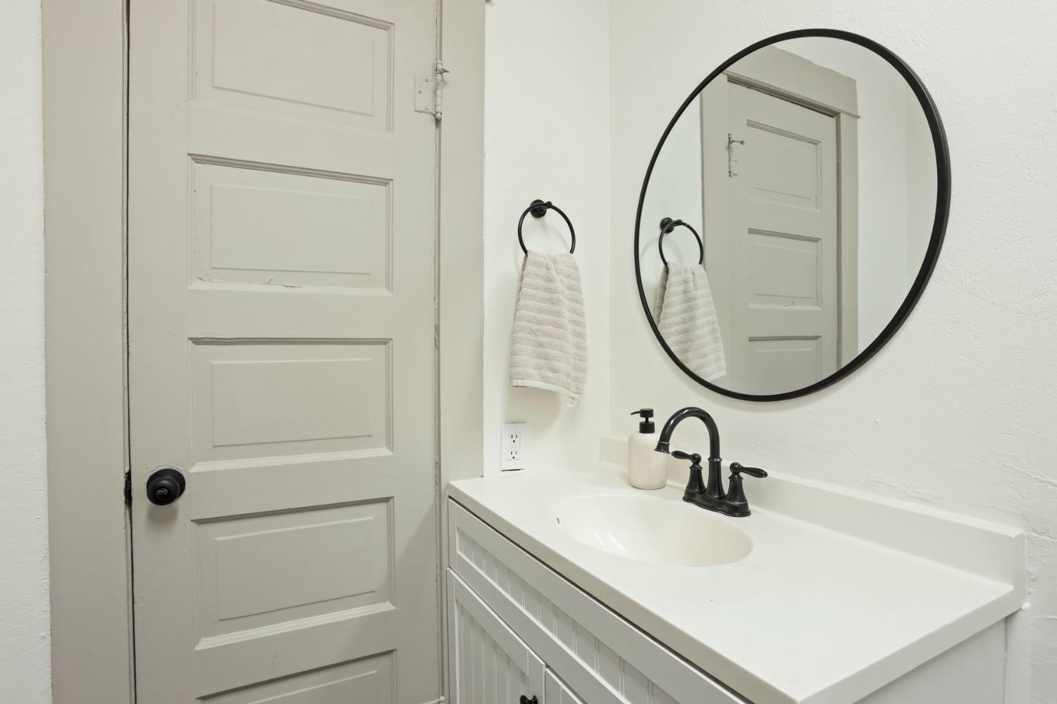 Detail Gallery Image 18 of 30 For 526 Mitchell Ave, Turlock,  CA 95380 - 4 Beds | 1 Baths