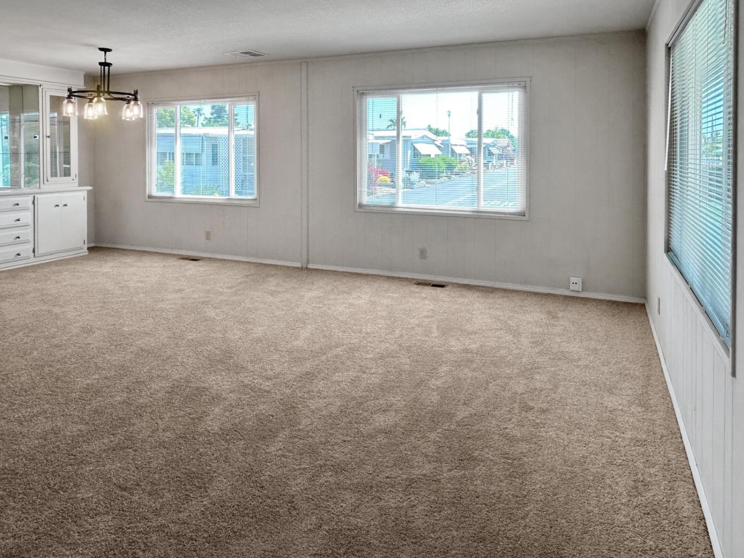 Detail Gallery Image 10 of 32 For 6616 Capital Dr 81, Sacramento,  CA 95828 - 2 Beds | 2 Baths