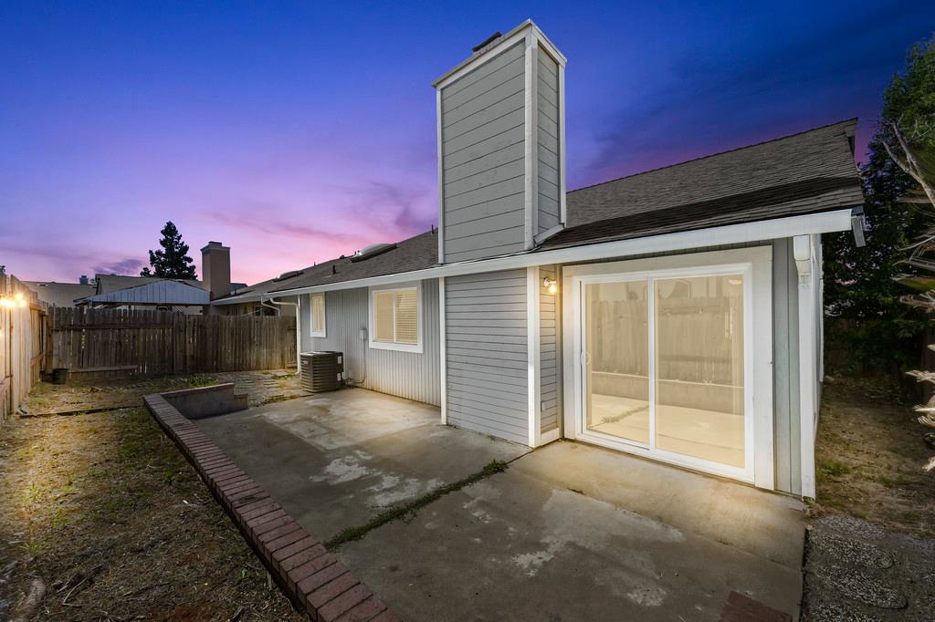 Peach Leaf Court, Sacramento, California image 40