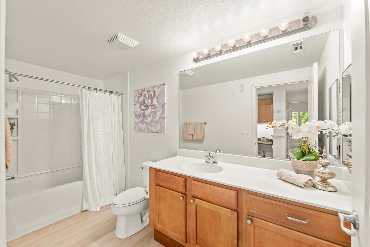 Vessona Circle #1717, Folsom, California image 18