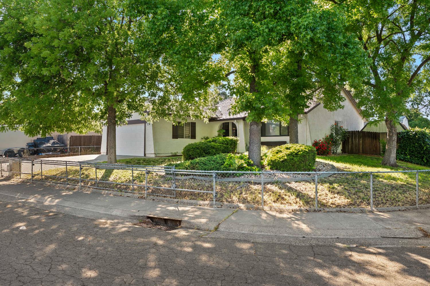 Detail Gallery Image 3 of 38 For 3349 Irvindale Way, Antelope,  CA 95843 - 3 Beds | 2 Baths