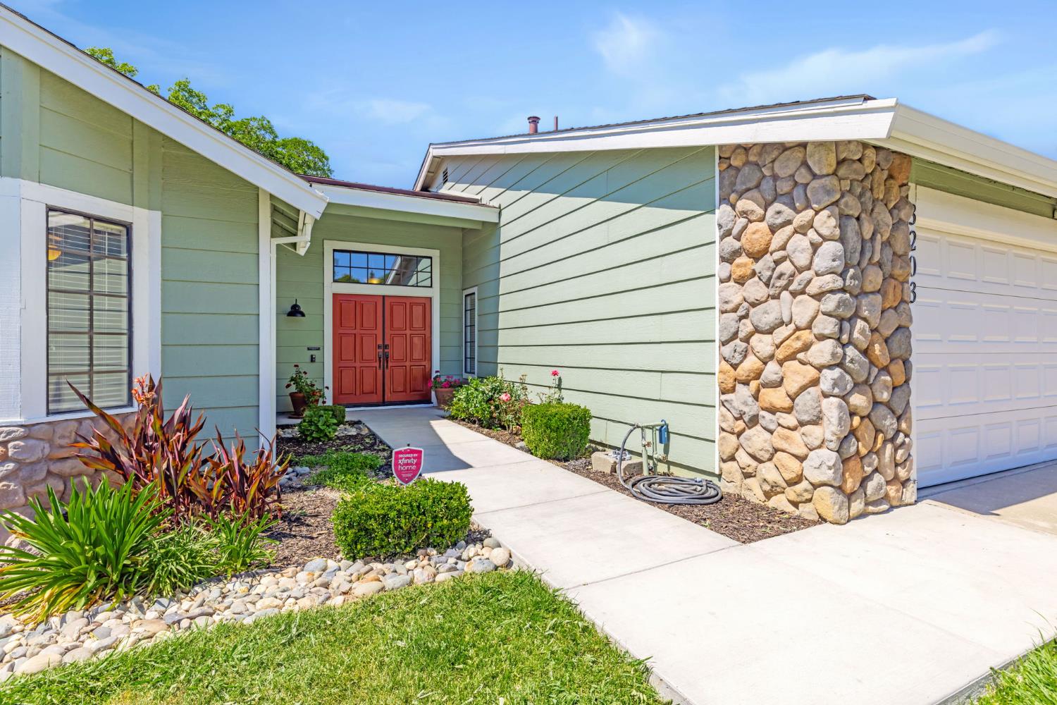 Detail Gallery Image 4 of 34 For 3203 Osuna Way, Sacramento,  CA 95833 - 3 Beds | 2 Baths