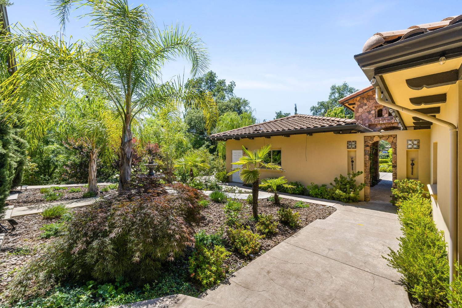 Detail Gallery Image 13 of 98 For 5521 Monte Claire Ln, Loomis,  CA 95650 - 6 Beds | 6/1 Baths