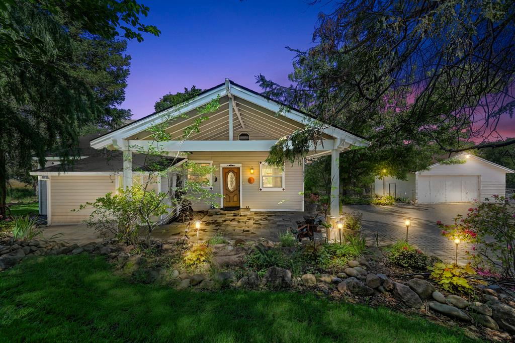 Detail Gallery Image 1 of 37 For 10513 Indian Hill Rd, Newcastle,  CA 95658 - 3 Beds | 2 Baths