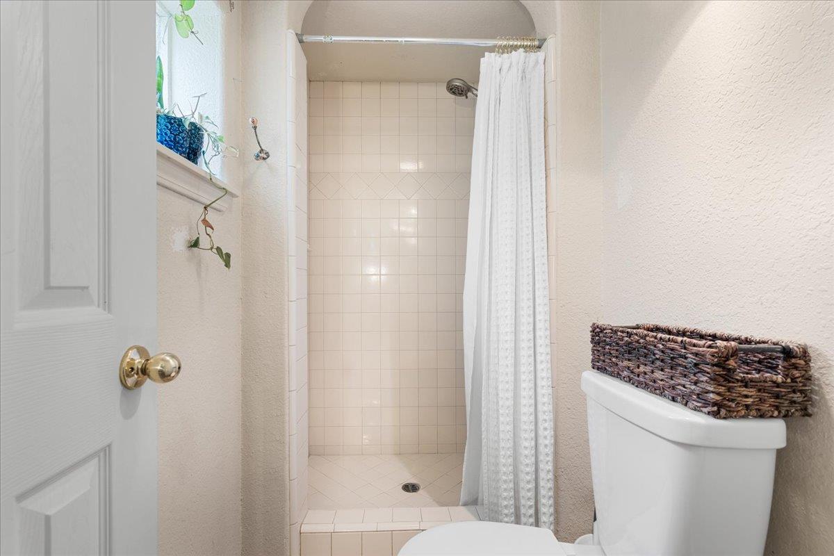 Detail Gallery Image 23 of 46 For 114 Harris St, Grass Valley,  CA 95945 - 6 Beds | 3 Baths