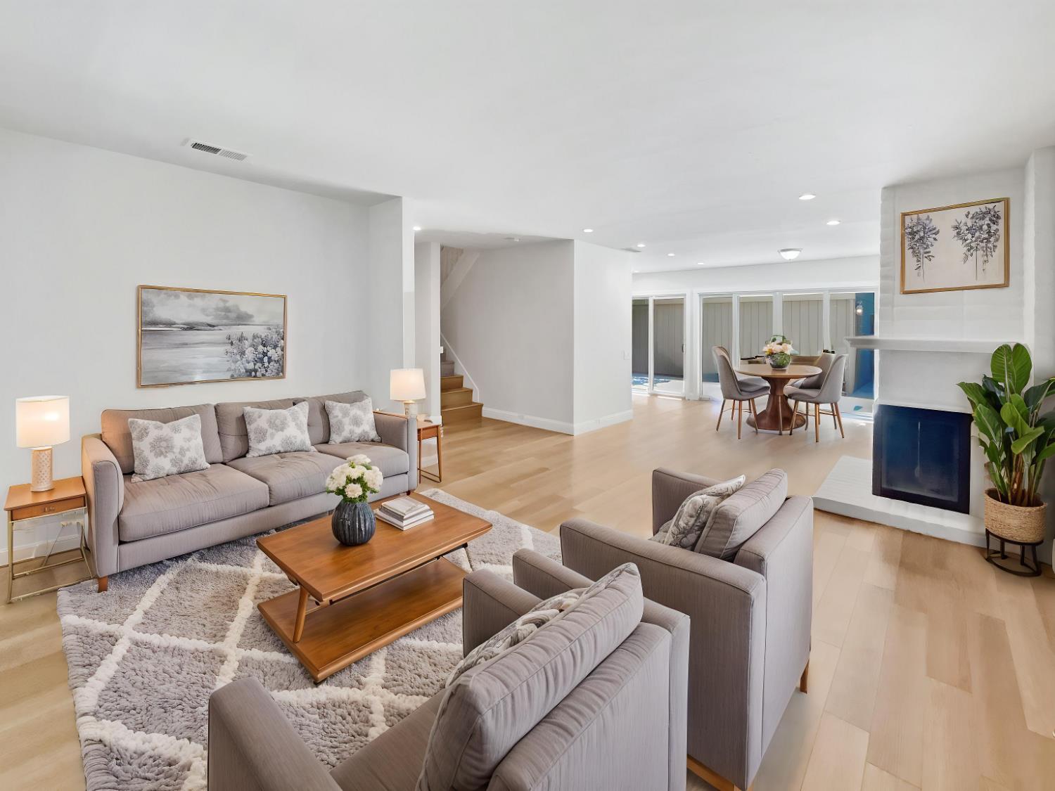 Photo #2: 225062142 Listing 