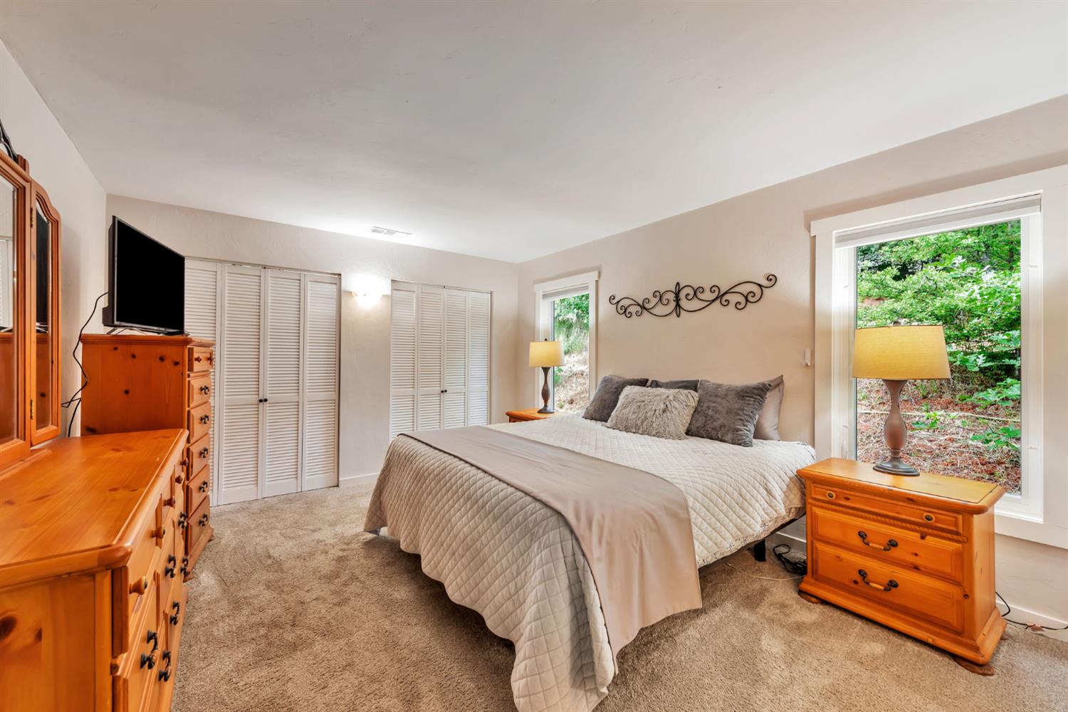 Detail Gallery Image 12 of 41 For 22175 Placer Hills Rd, Colfax,  CA 95713 - 6 Beds | 3 Baths