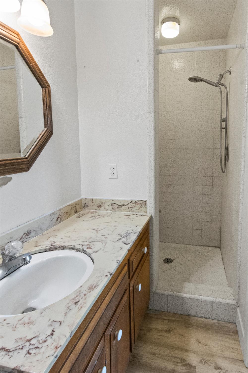 Detail Gallery Image 15 of 30 For 6281 Denslow Way, Sacramento,  CA 95823 - 4 Beds | 4 Baths