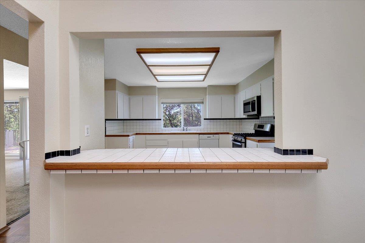 Detail Gallery Image 13 of 60 For 11211 N Lakeshore, Auburn,  CA 95602 - 3 Beds | 2 Baths