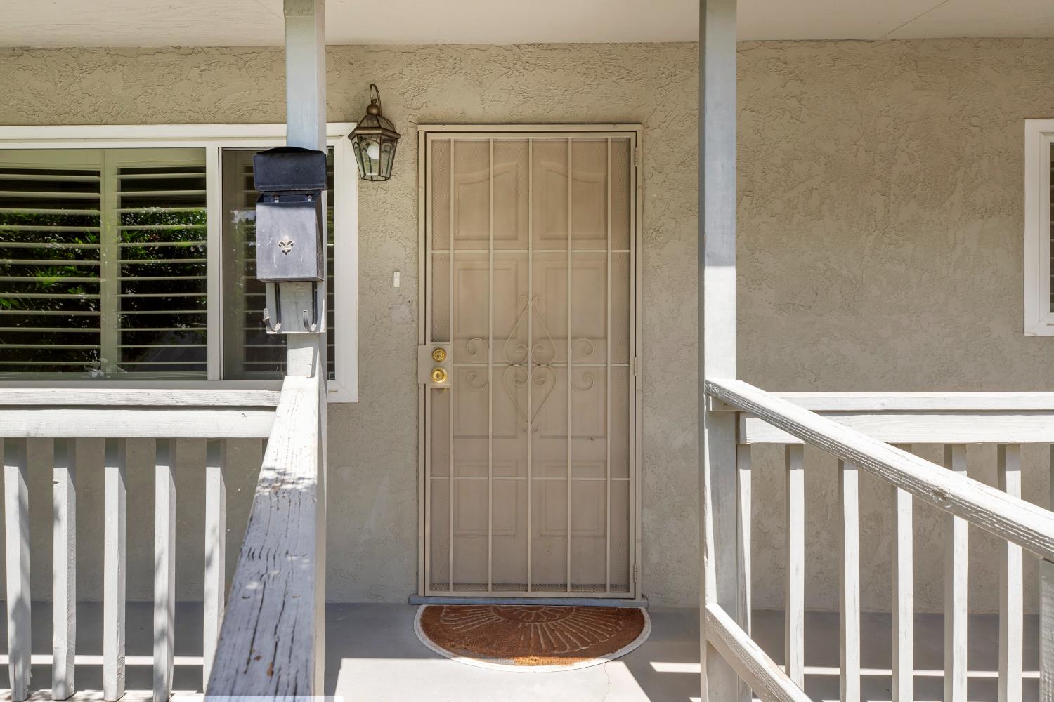 Detail Gallery Image 5 of 43 For 2037 Wally Ct, Modesto,  CA 95350 - 3 Beds | 3 Baths