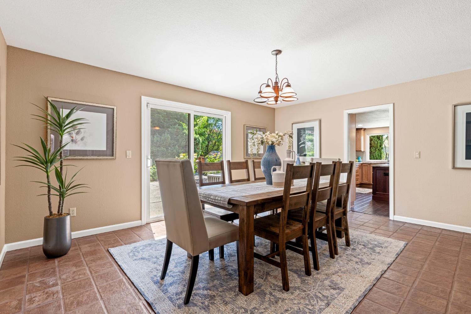Detail Gallery Image 18 of 87 For 6127 Reservoir Ct, Granite Bay,  CA 95746 - 4 Beds | 4/1 Baths