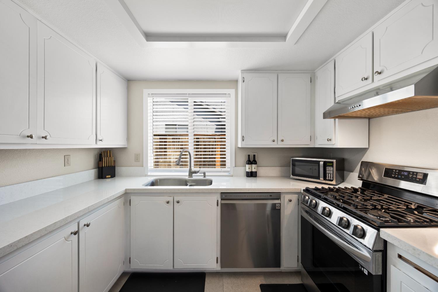 Detail Gallery Image 9 of 30 For 7246 Foxfield Way, North Highlands,  CA 95660 - 3 Beds | 2 Baths