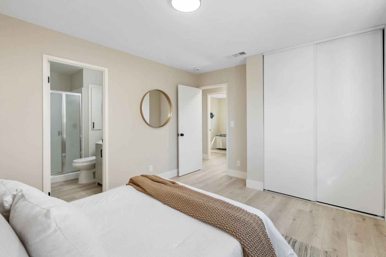 Detail Gallery Image 15 of 25 For 8046 Center Pkwy, Sacramento,  CA 95823 - 3 Beds | 2 Baths
