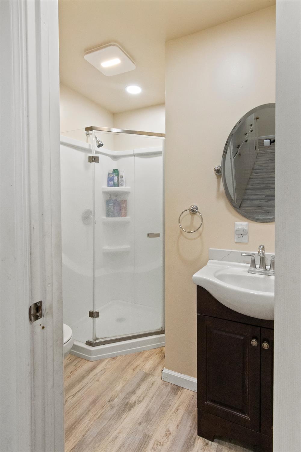 Detail Gallery Image 18 of 30 For 6281 Denslow Way, Sacramento,  CA 95823 - 4 Beds | 4 Baths