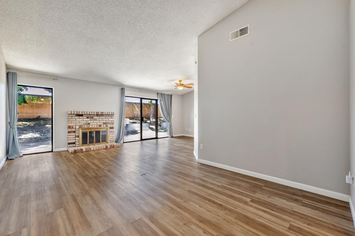 Detail Gallery Image 8 of 34 For 3203 Osuna Way, Sacramento,  CA 95833 - 3 Beds | 2 Baths