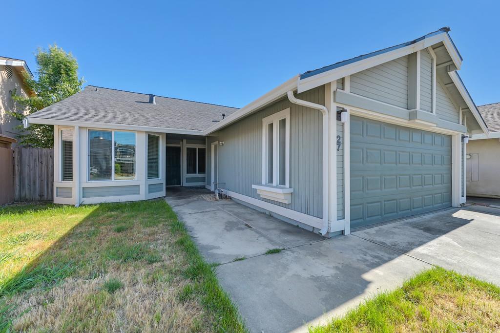 Peach Leaf Court, Sacramento, California image 2