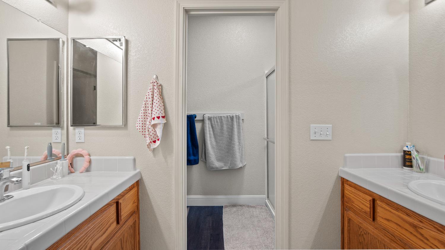 Detail Gallery Image 12 of 29 For 1327 Pippen Ln, Lodi,  CA 95242 - 3 Beds | 2/1 Baths