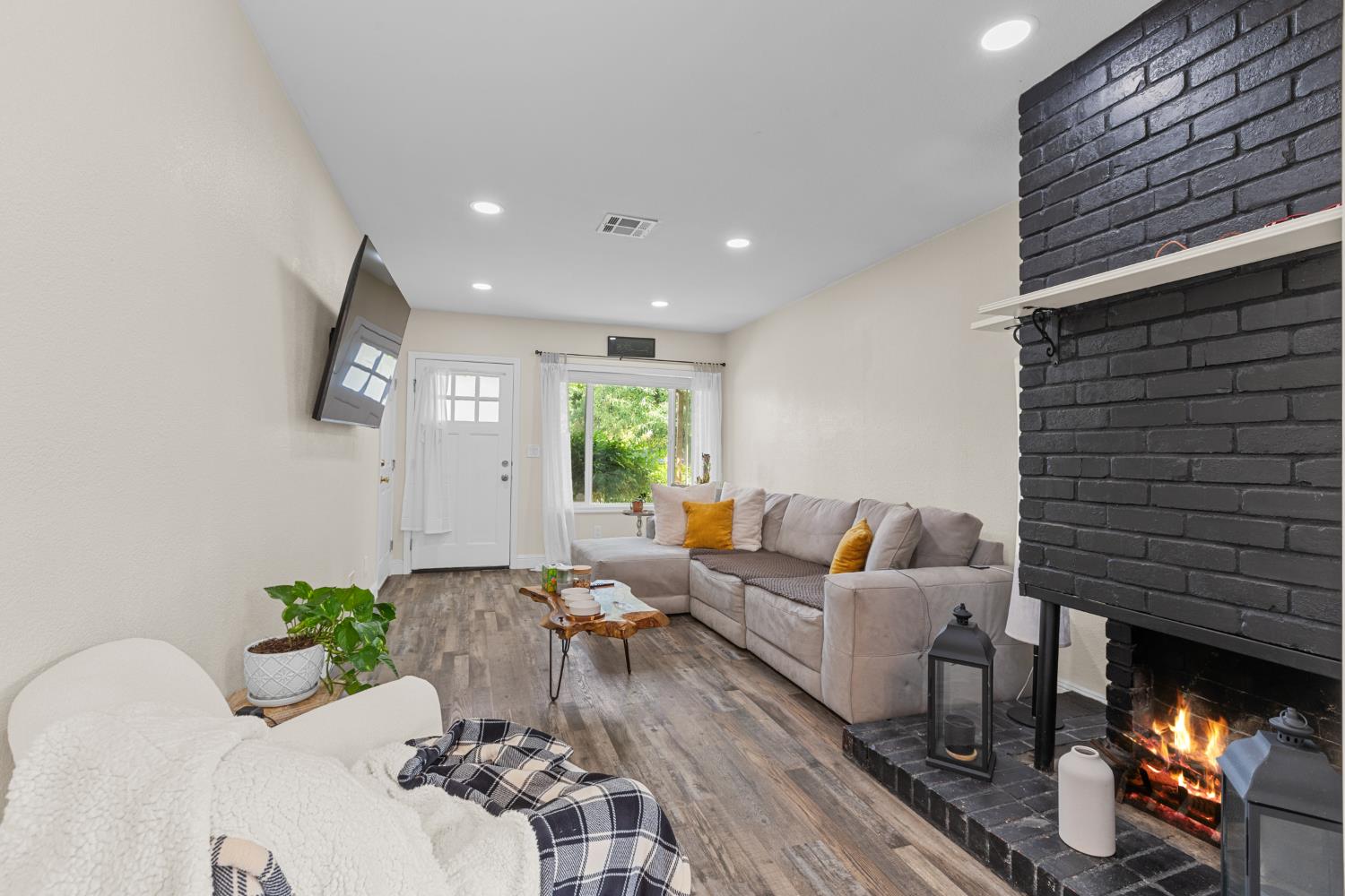 Detail Gallery Image 9 of 36 For 10164 Crawford Way, Sacramento,  CA 95827 - – Beds | – Baths