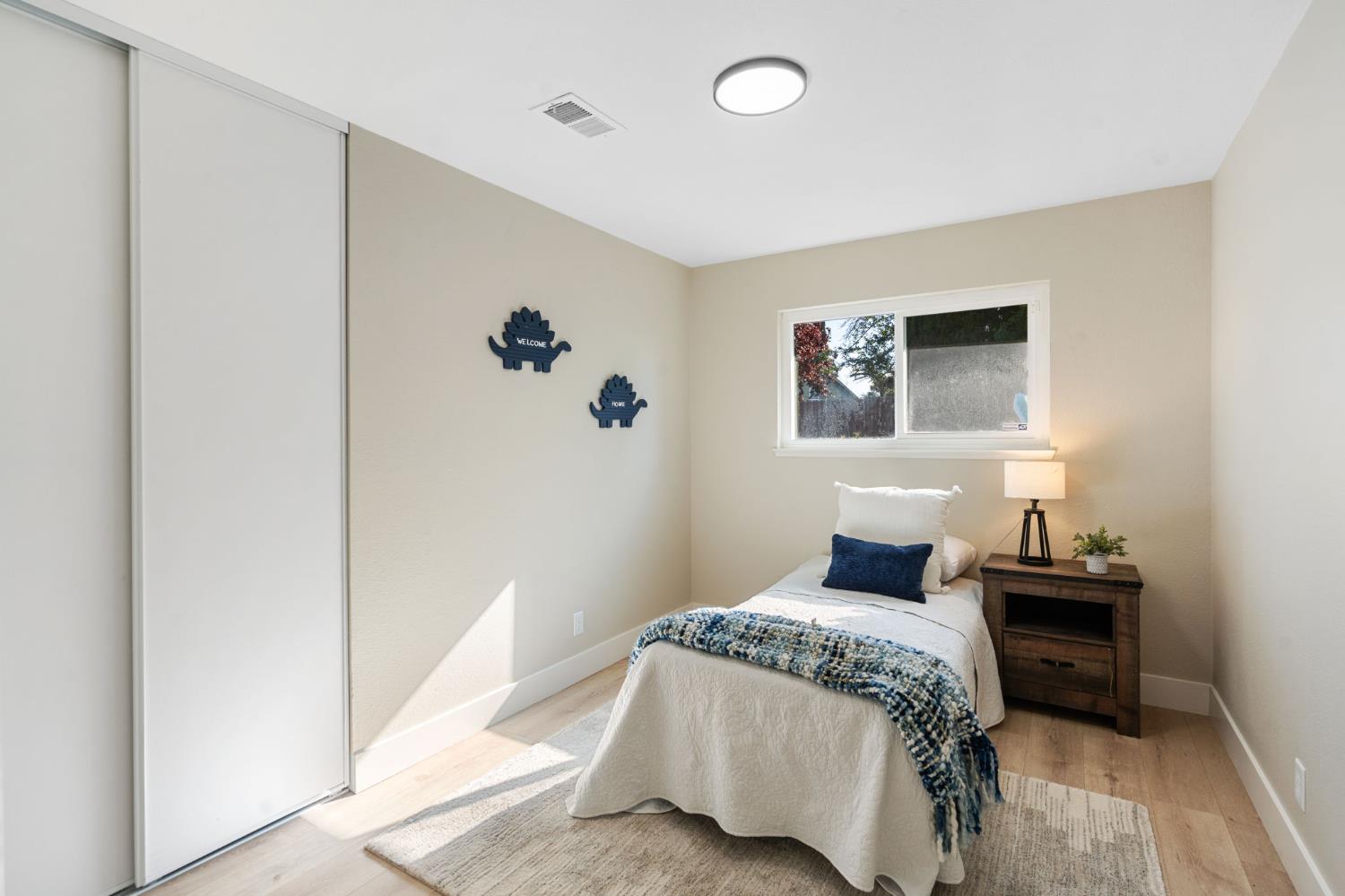 Detail Gallery Image 19 of 25 For 8046 Center Pkwy, Sacramento,  CA 95823 - 3 Beds | 2 Baths