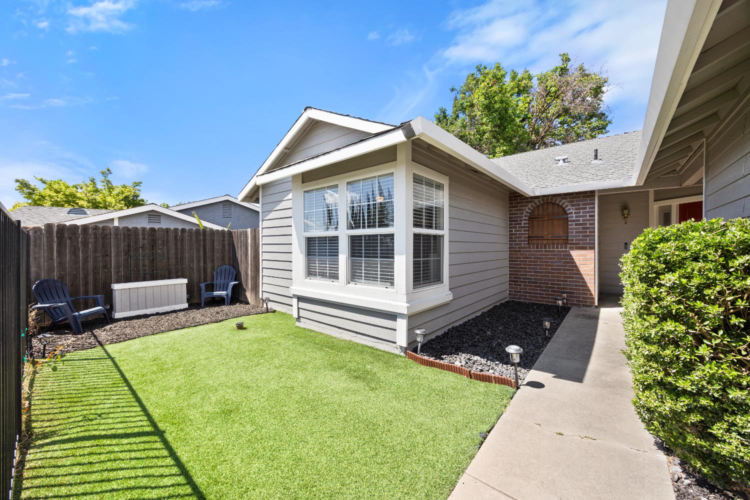 Detail Gallery Image 3 of 30 For 7246 Foxfield Way, North Highlands,  CA 95660 - 3 Beds | 2 Baths