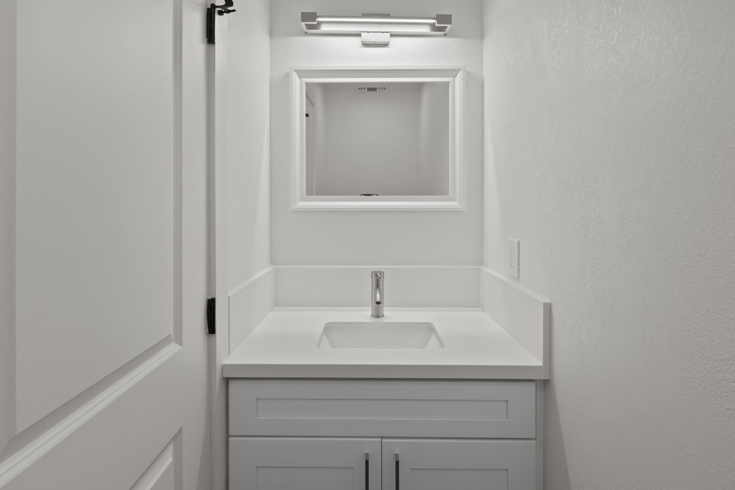Detail Gallery Image 29 of 33 For 2565 Lexington St, Sacramento,  CA 95815 - – Beds | – Baths