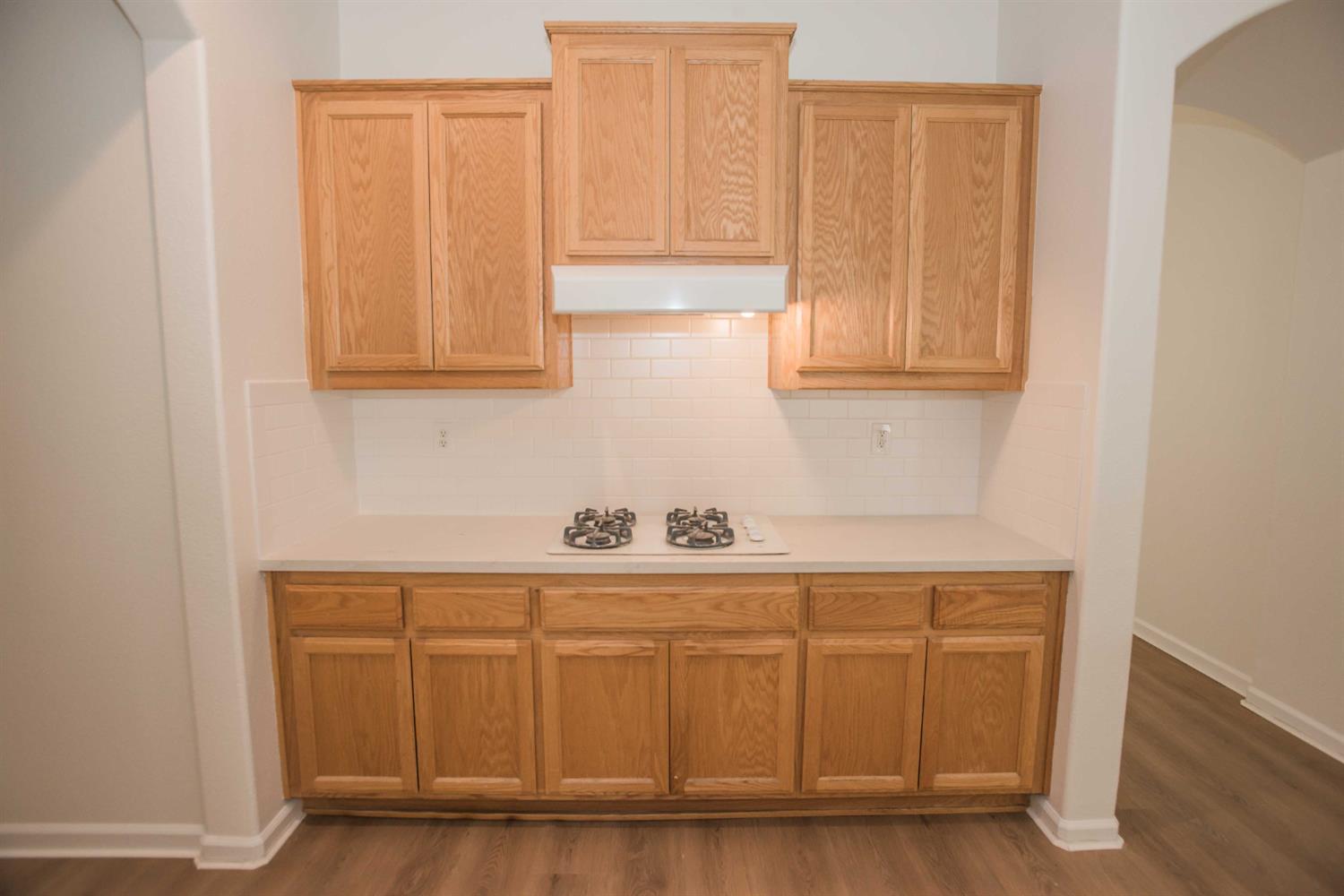 Detail Gallery Image 8 of 13 For 7004 Santarem Ct, Elk Grove,  CA 95757 - 4 Beds | 3 Baths