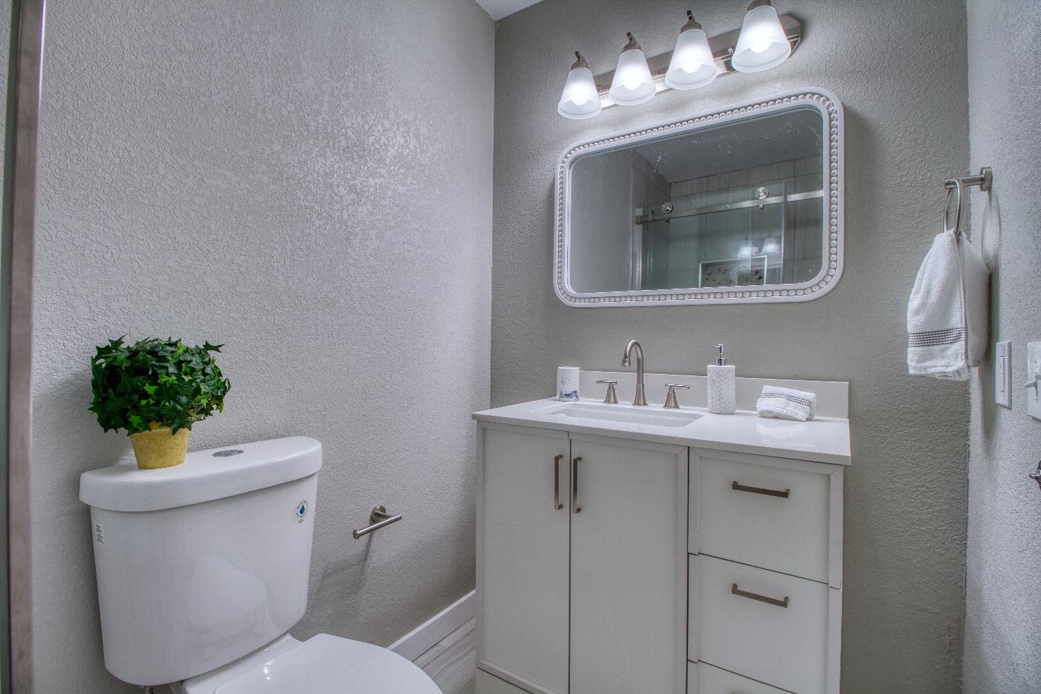 Detail Gallery Image 11 of 17 For 6925 Pradera Mesa Dr, Sacramento,  CA 95824 - 4 Beds | 2 Baths