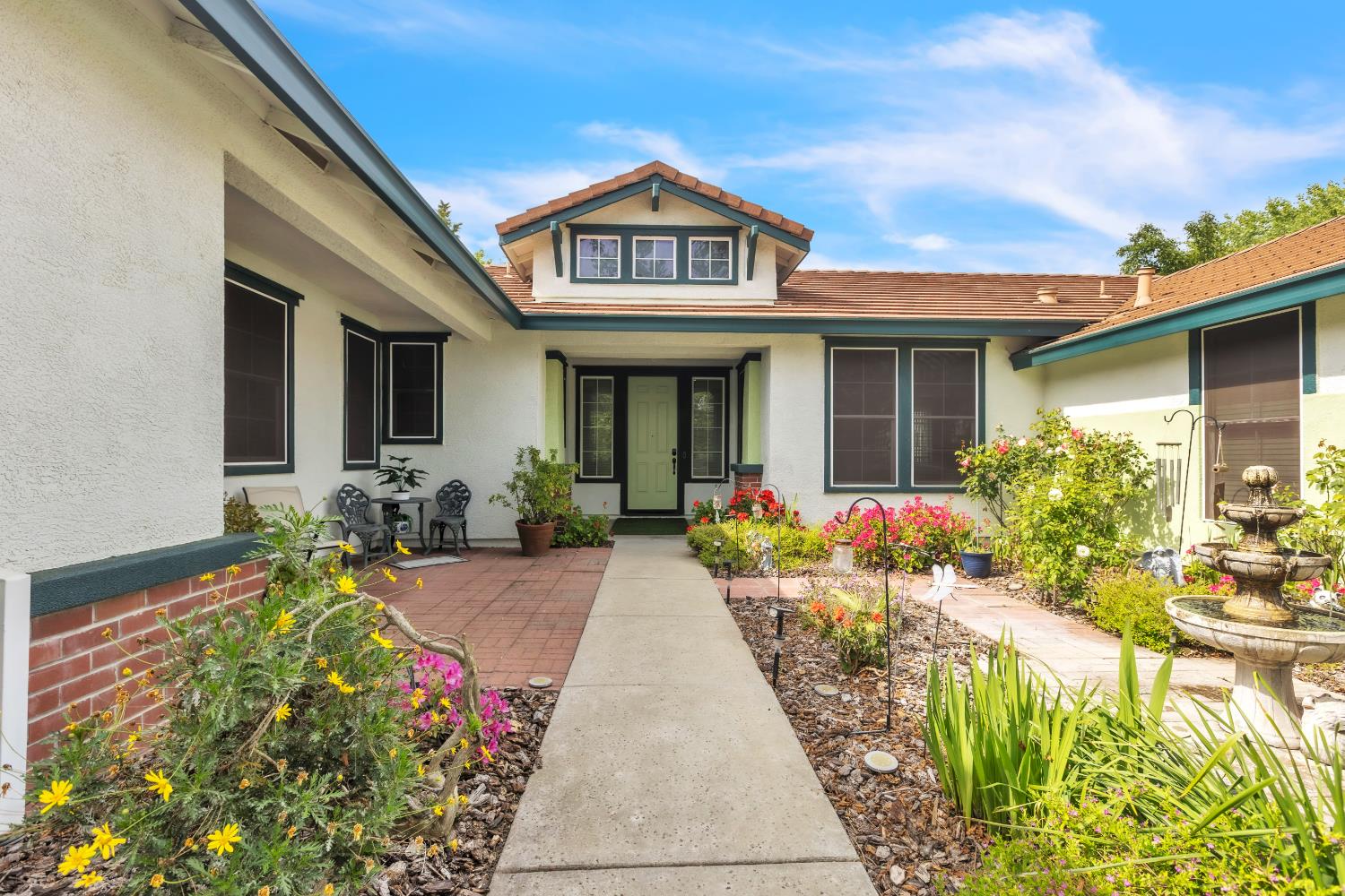 Detail Gallery Image 5 of 43 For 1073 Bronco Dr, Plumas Lake,  CA 95961 - 4 Beds | 2 Baths
